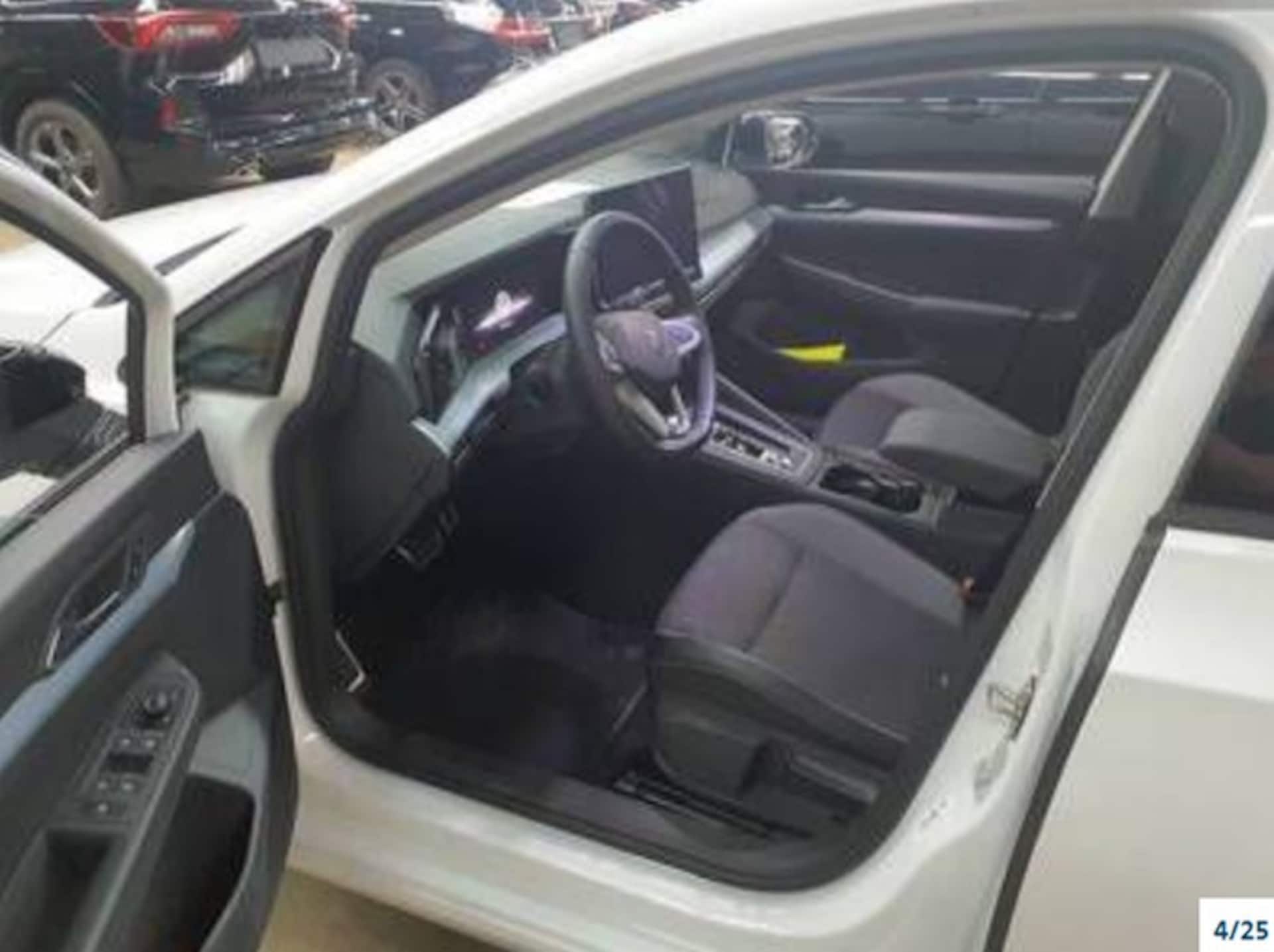 Volkswagen Golf Life