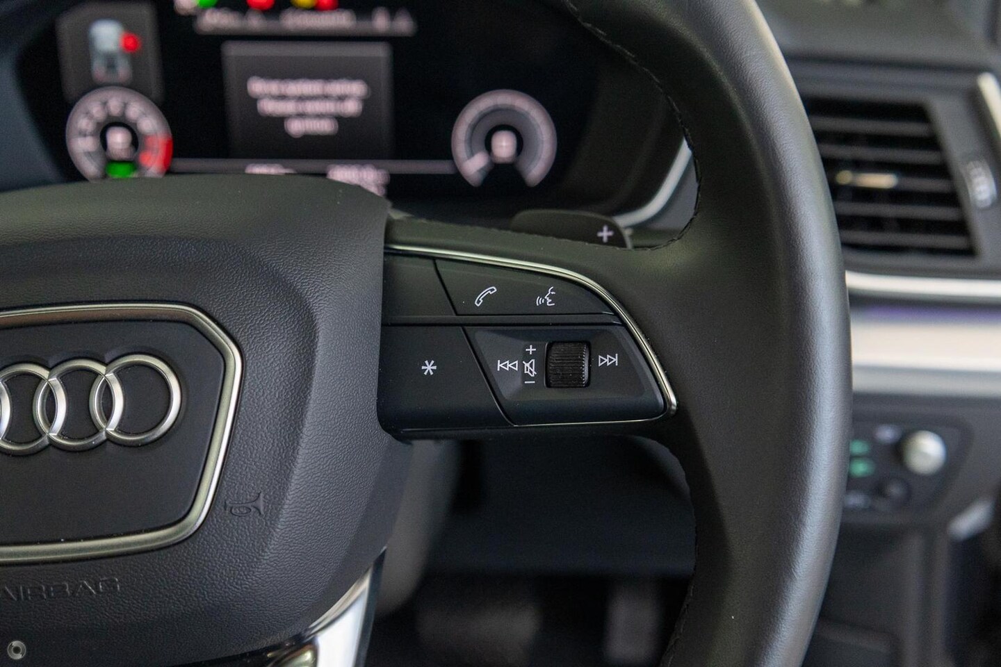 Image about Audi Q5 TFSI e S line 55 TFSI e quattro S tronic