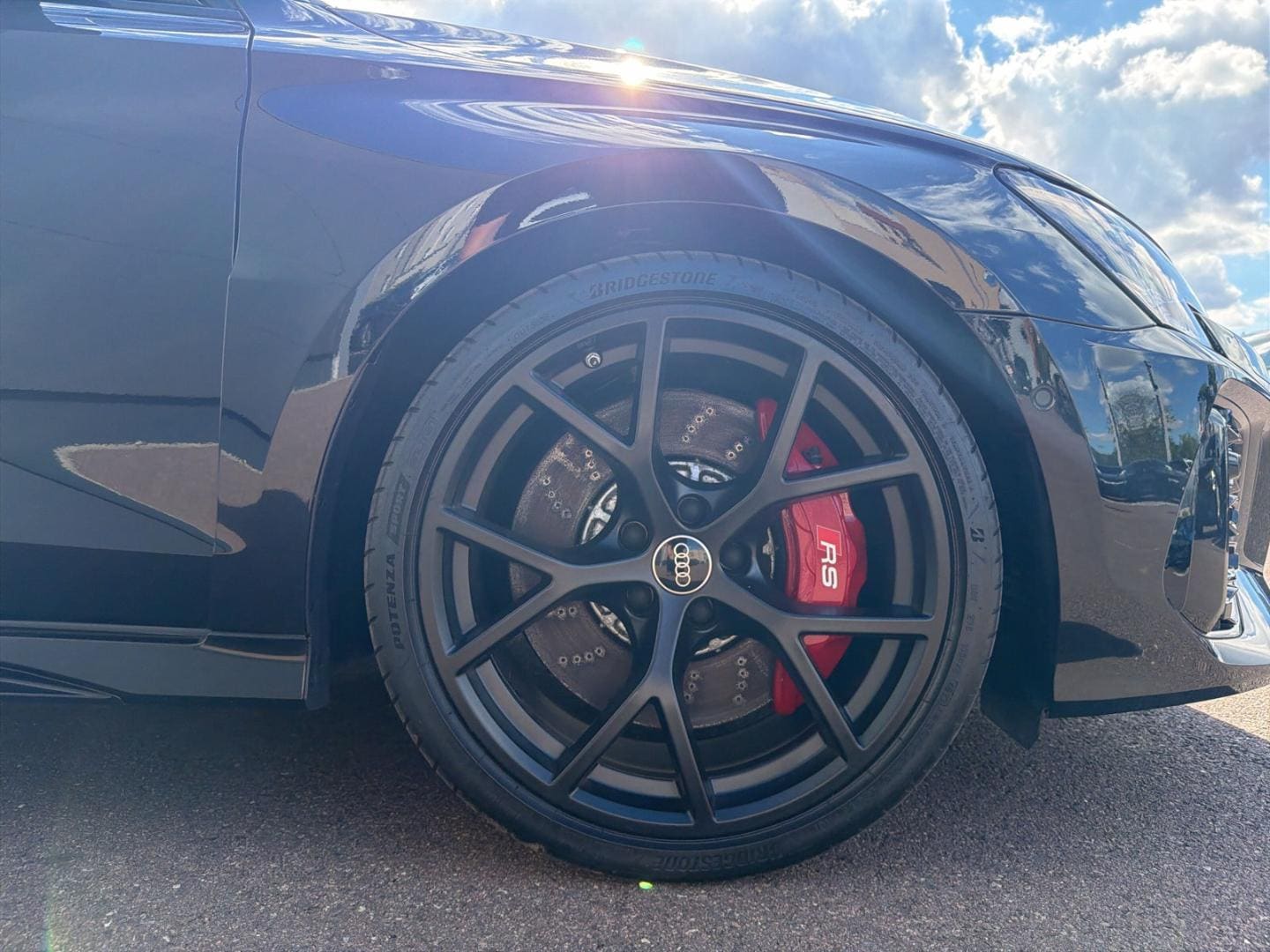 Bild über Audi RS 3 Sportback TFSI quattro S tronic - für weitere Informationen kontaktieren Sie den Audi Partner