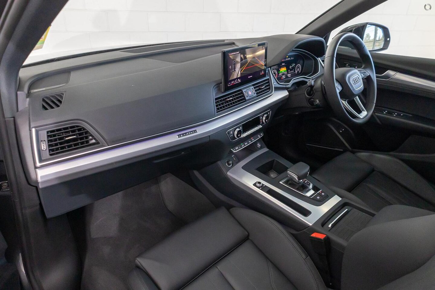 Image about Audi Q5 TFSI e S line 55 TFSI e quattro S tronic