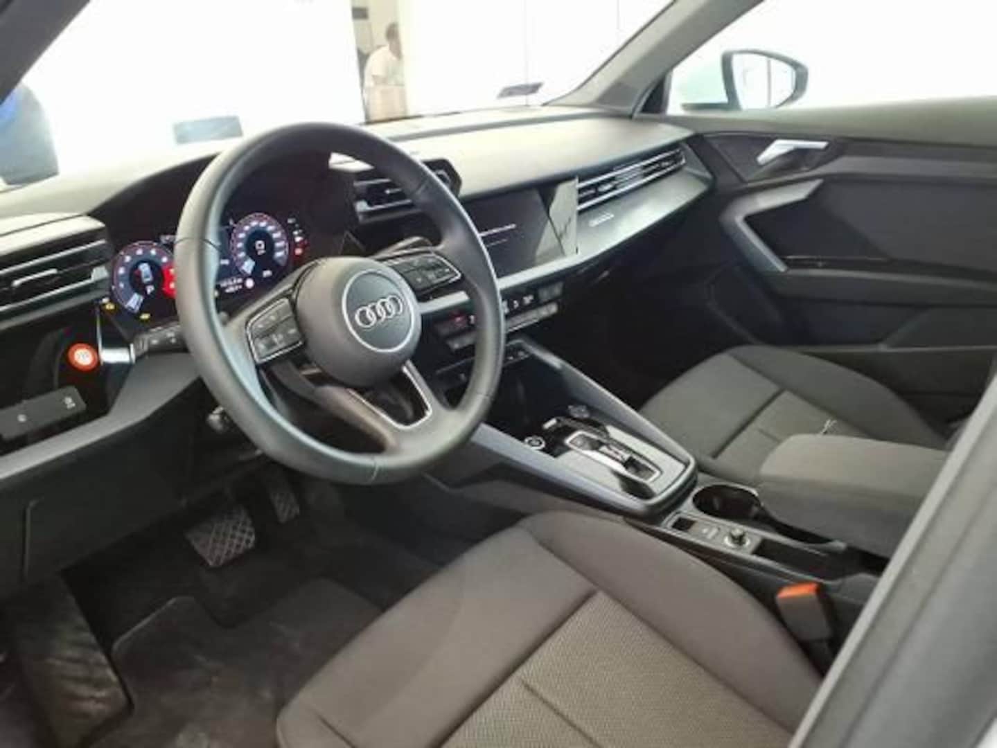 Bild über Audi A3 Limousine advanced 35 TFSI S tronic - für weitere Informationen kontaktieren Sie den Audi Partner
