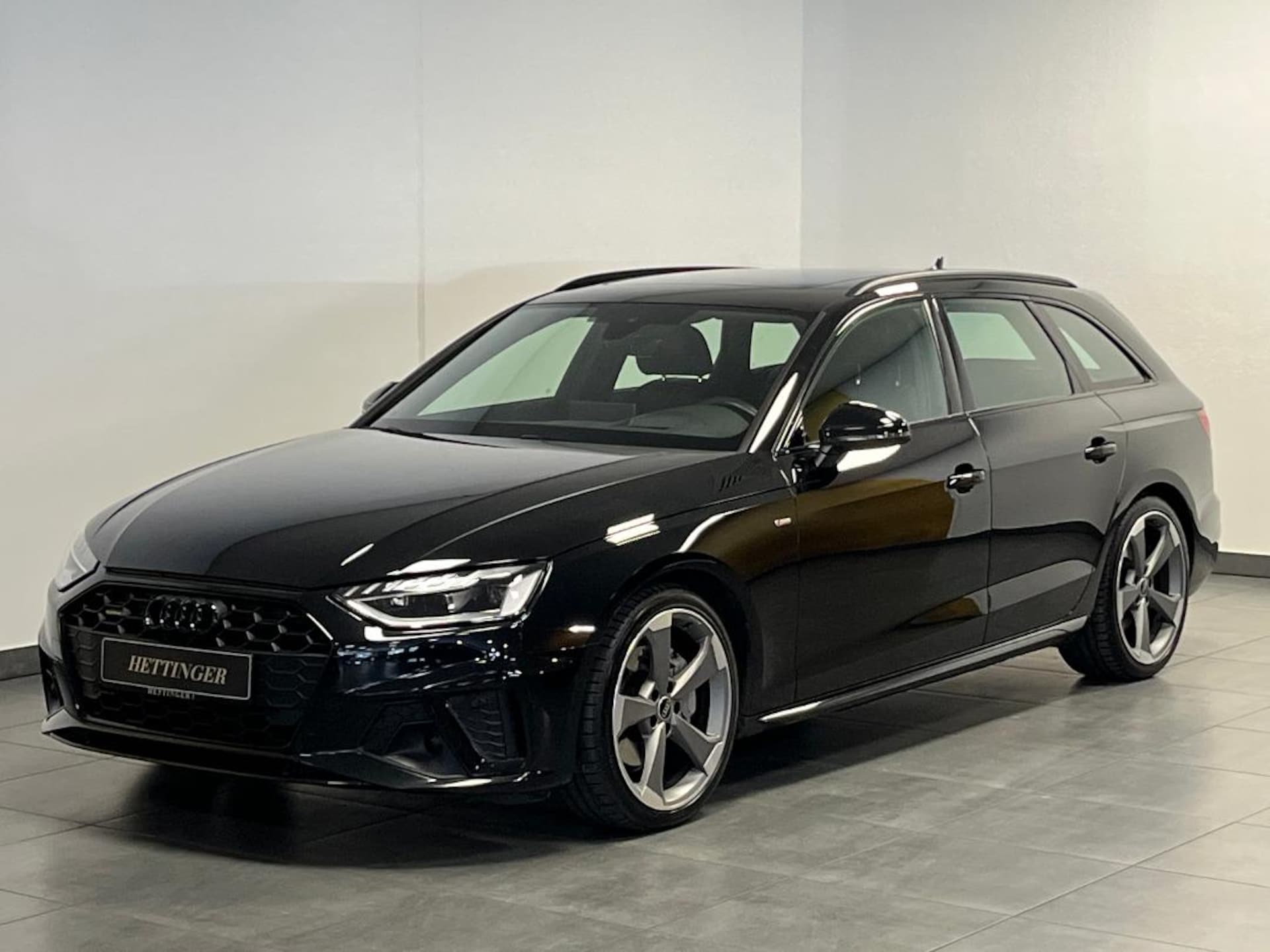Audi A4 Avant S line