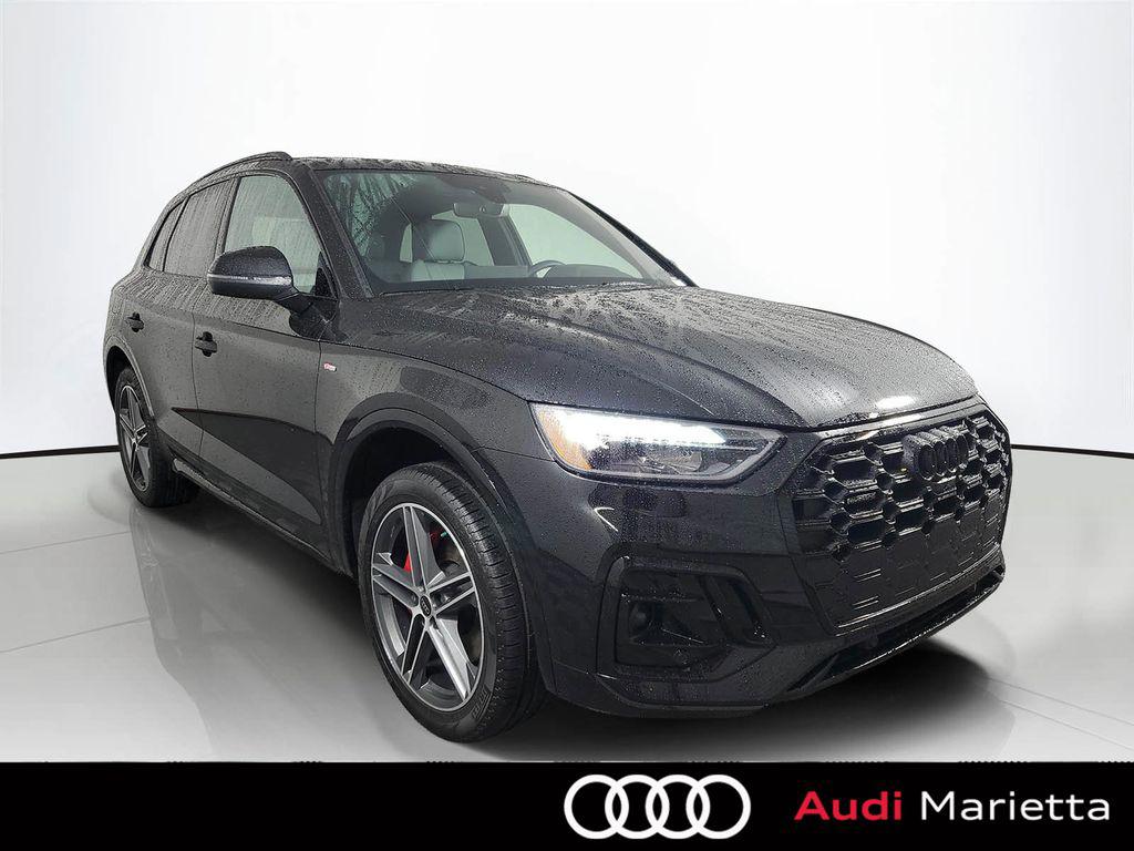 2024 Audi Q5 55 e Premium Plus's photo