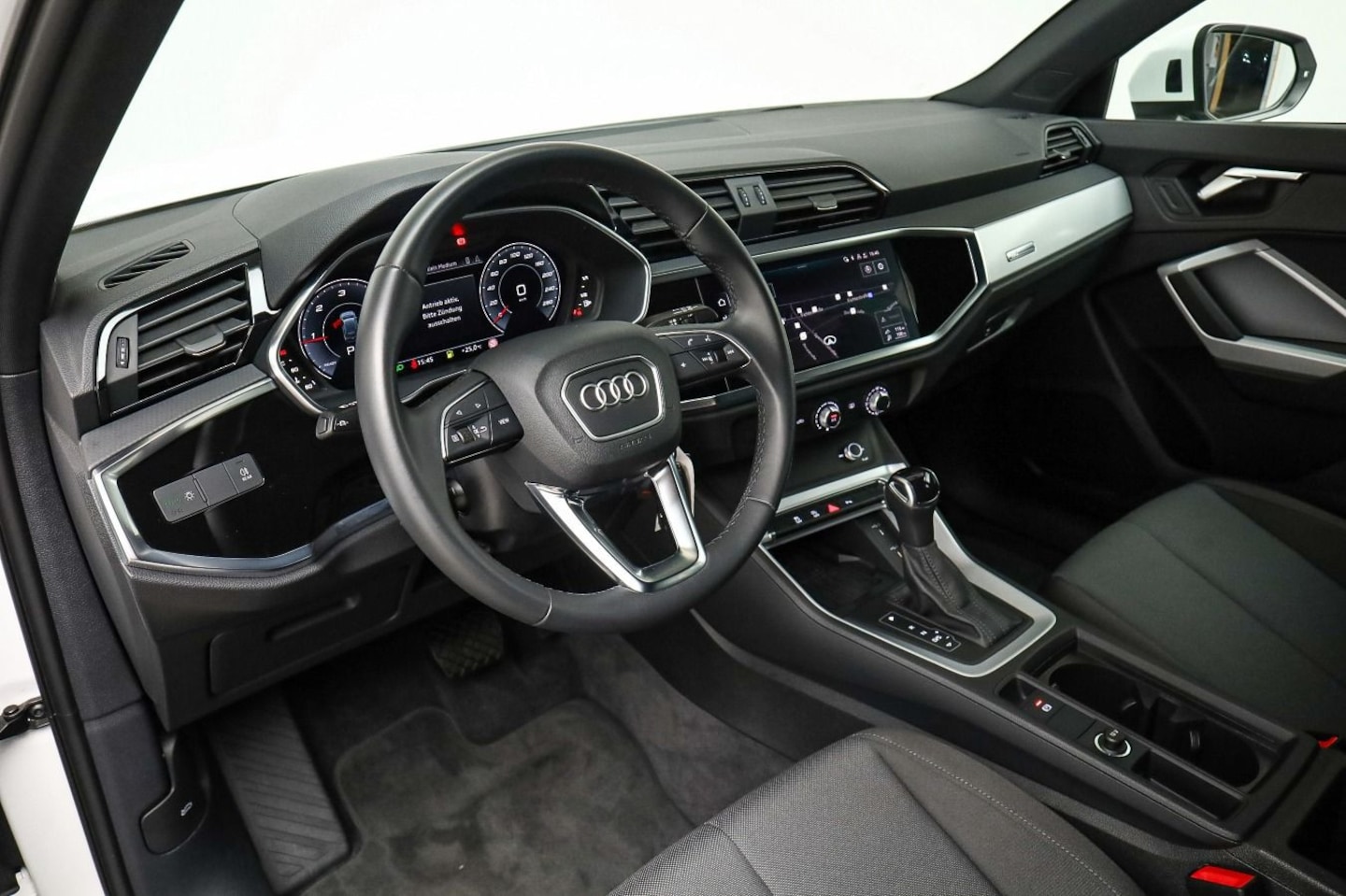 Bild über Audi Q3 35 TDI S tronic - für weitere Informationen kontaktieren Sie den Audi Partner