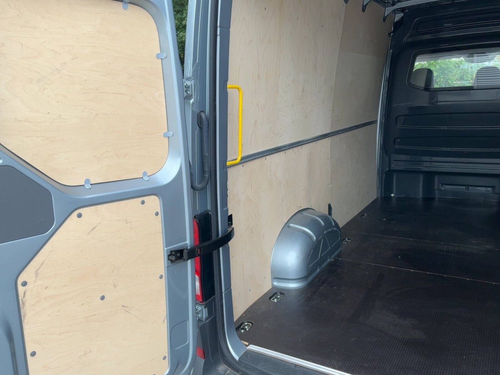 Volkswagen Crafter Kasten mittlerer Radstand – Bild 8