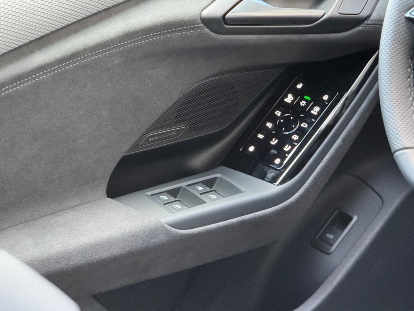 Bild über Audi A6 Avant e-tron S line business e-tron quattro 315 kW - für weitere Informationen kontaktieren Sie den Audi Partner