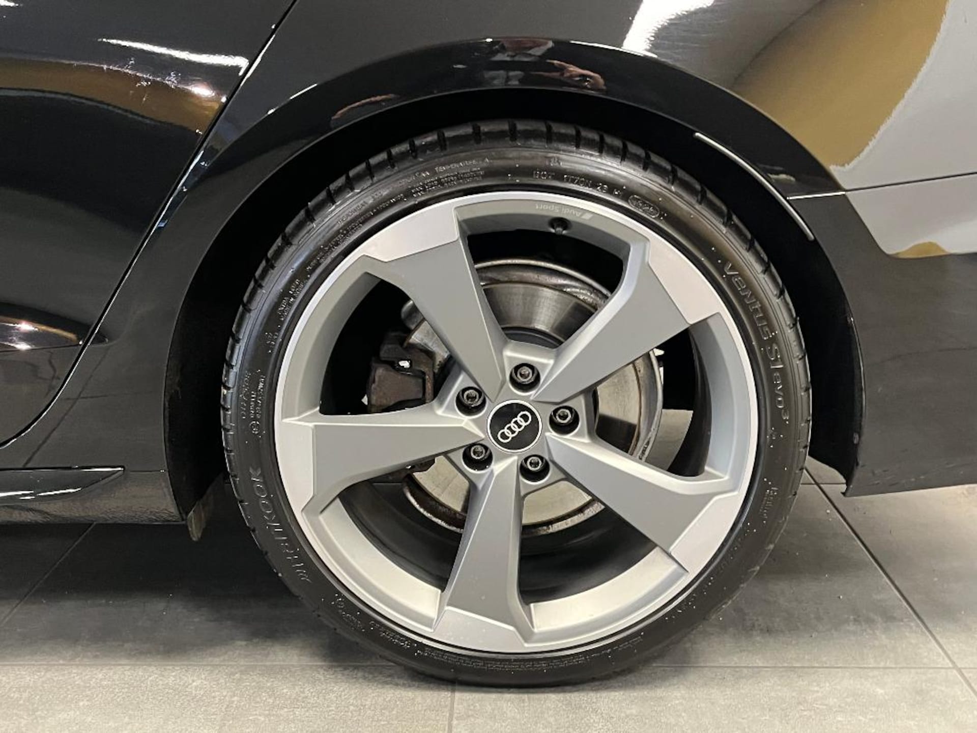 Audi A4 Avant S line