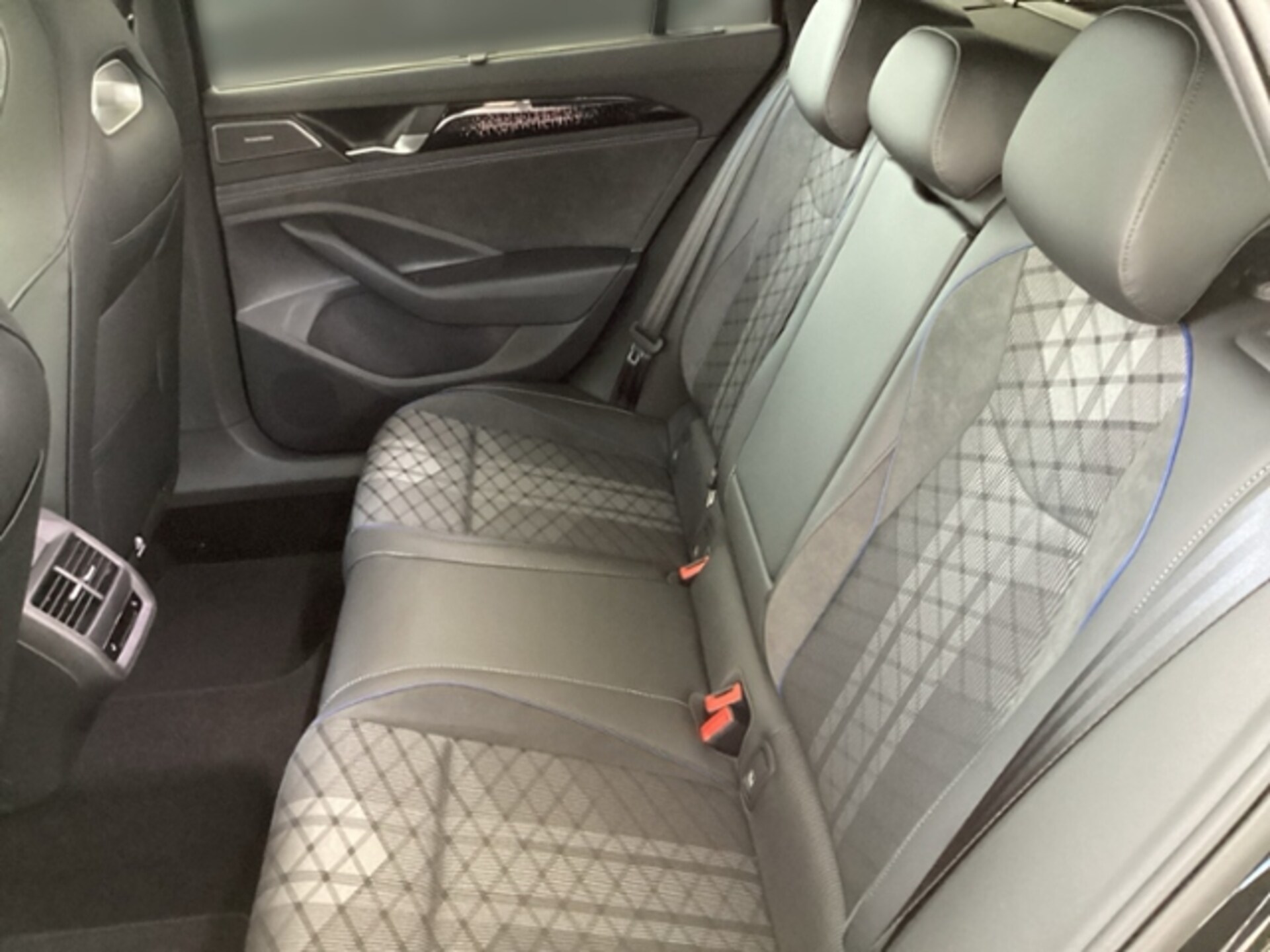 Volkswagen Passat R-Line