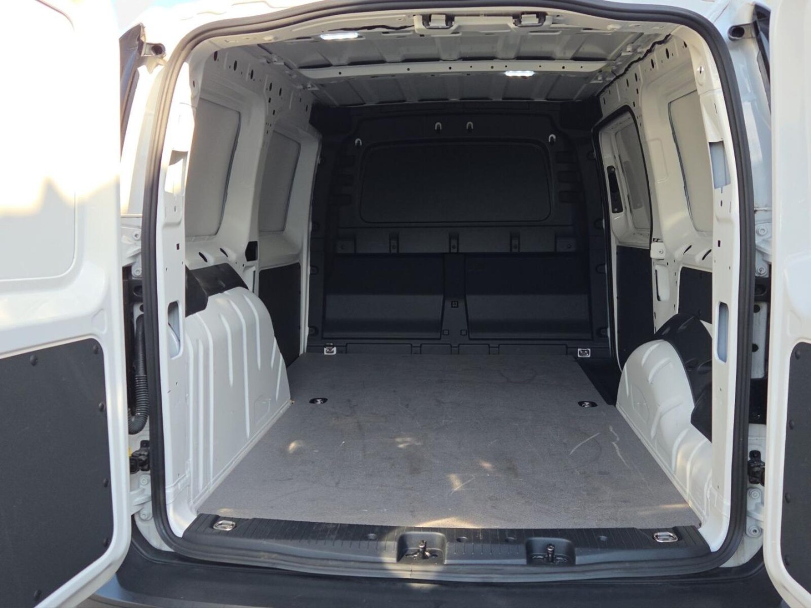 Volkswagen Caddy Maxi Cargo – Bild 11