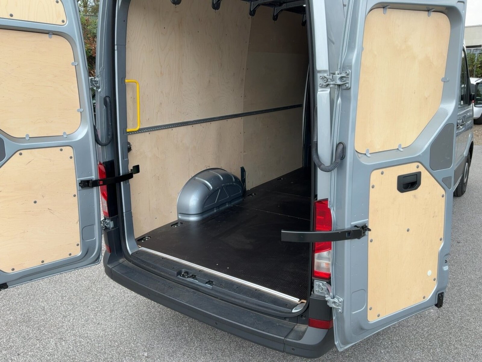 Volkswagen Crafter Kasten mittlerer Radstand – Bild 16