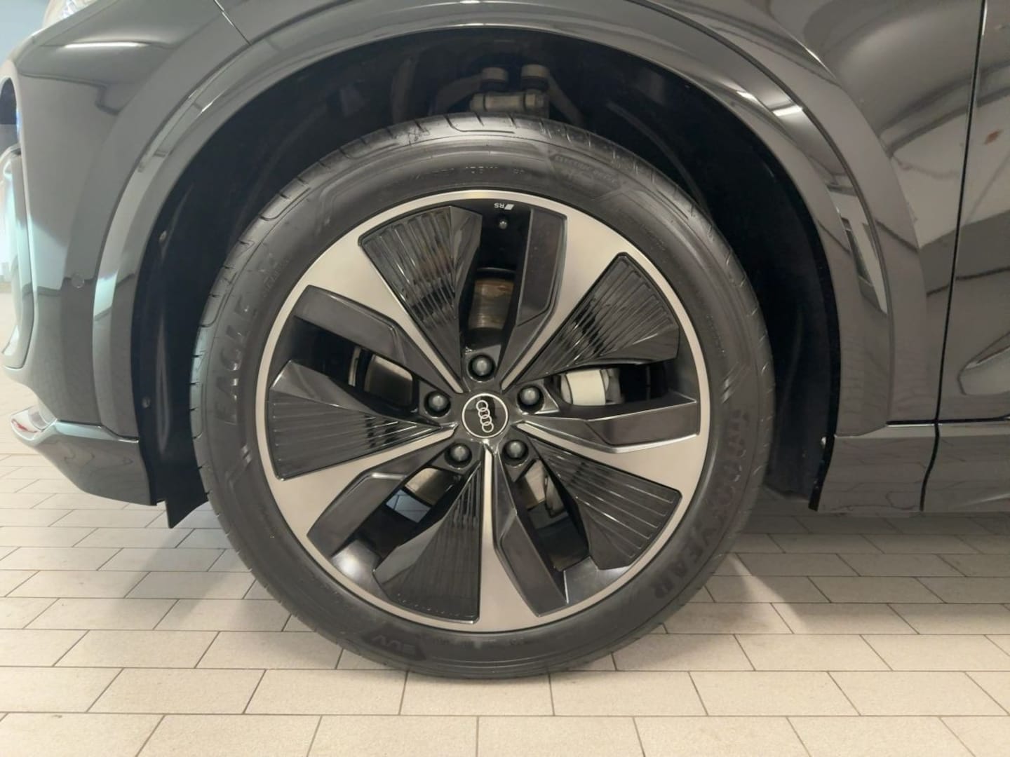 Bild über Audi Q6 Sportback e-tron e-tron - für weitere Informationen kontaktieren Sie den Audi Partner