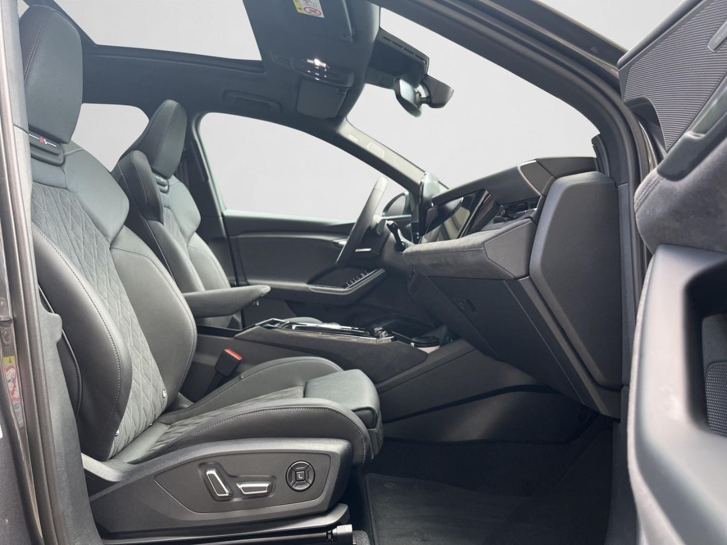 Image about Audi Q6 SUV e-tron e-tron performance