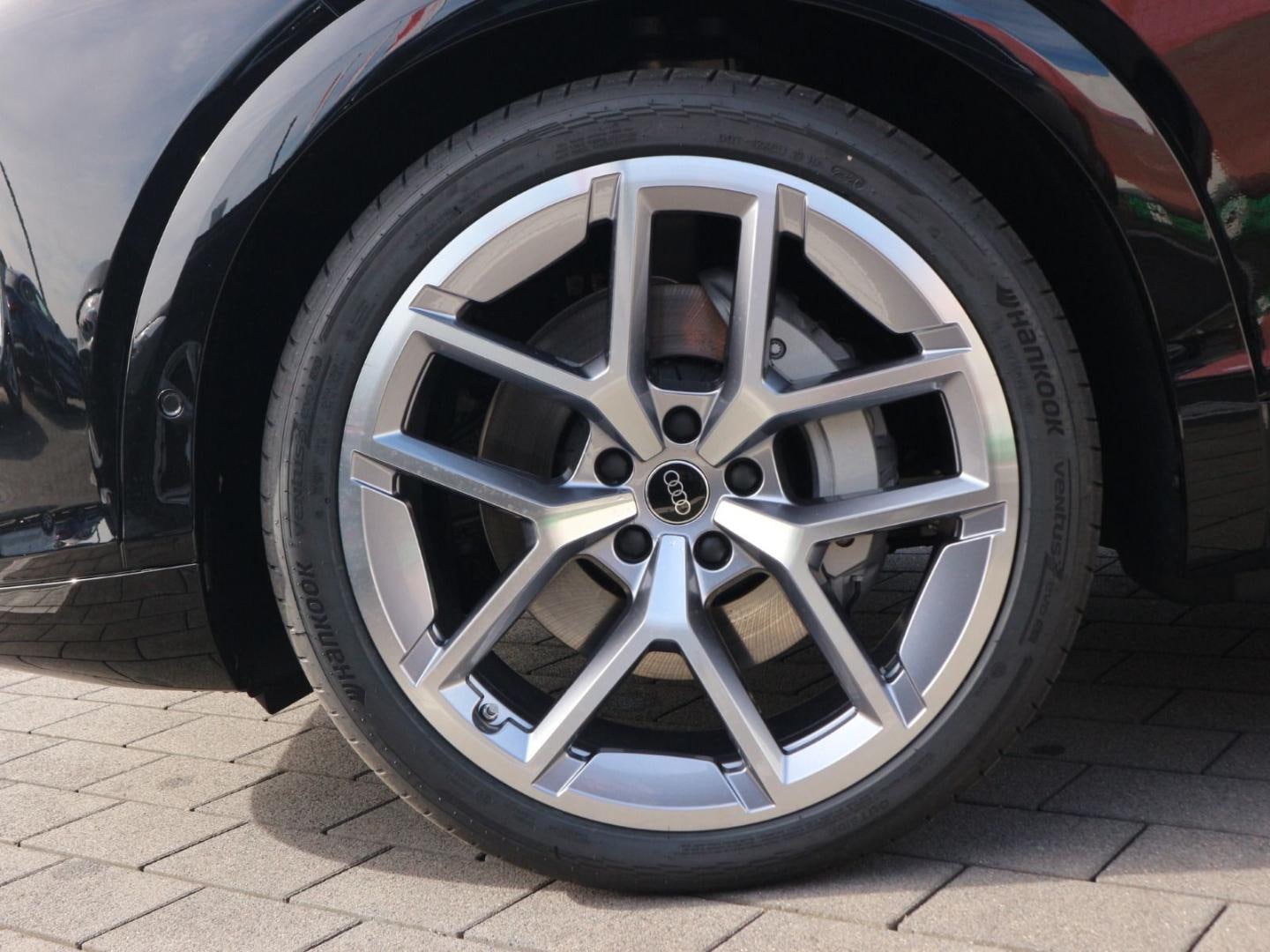 Bild über Audi Q7 SUV TDI quattro 220 kW tiptronic - für weitere Informationen kontaktieren Sie den Audi Partner