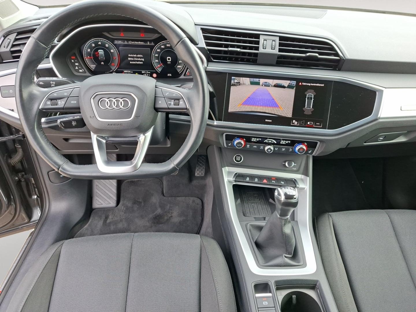 Bild über Audi Q3 S line 35 TFSI Schaltgetriebe - für weitere Informationen kontaktieren Sie den Audi Partner