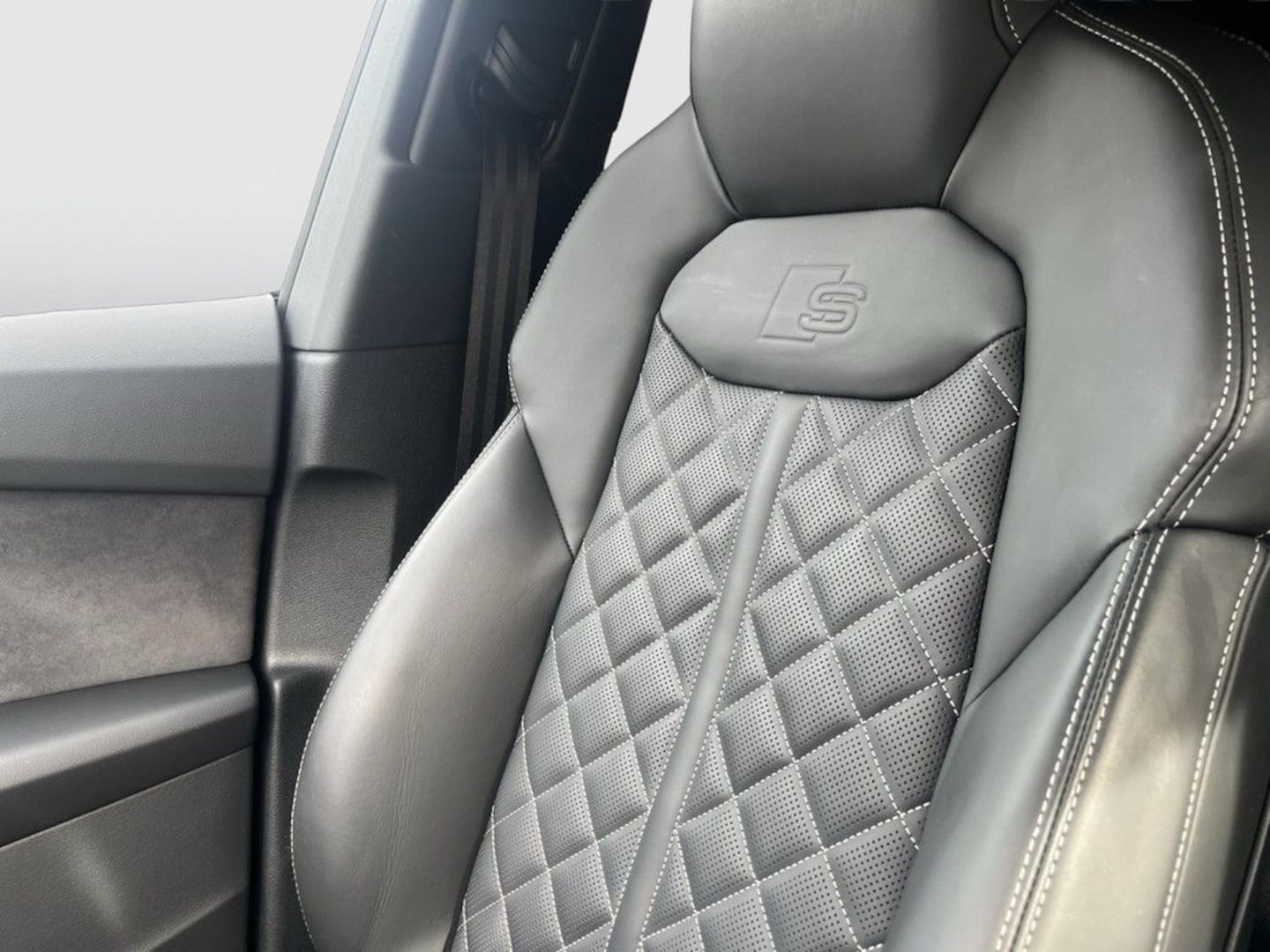 Bild über Audi Q8 SUV 50 TDI quattro tiptronic - für weitere Informationen kontaktieren Sie den Audi Partner