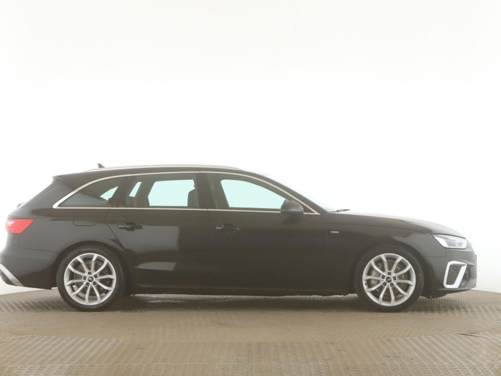Audi A4 Avant S line