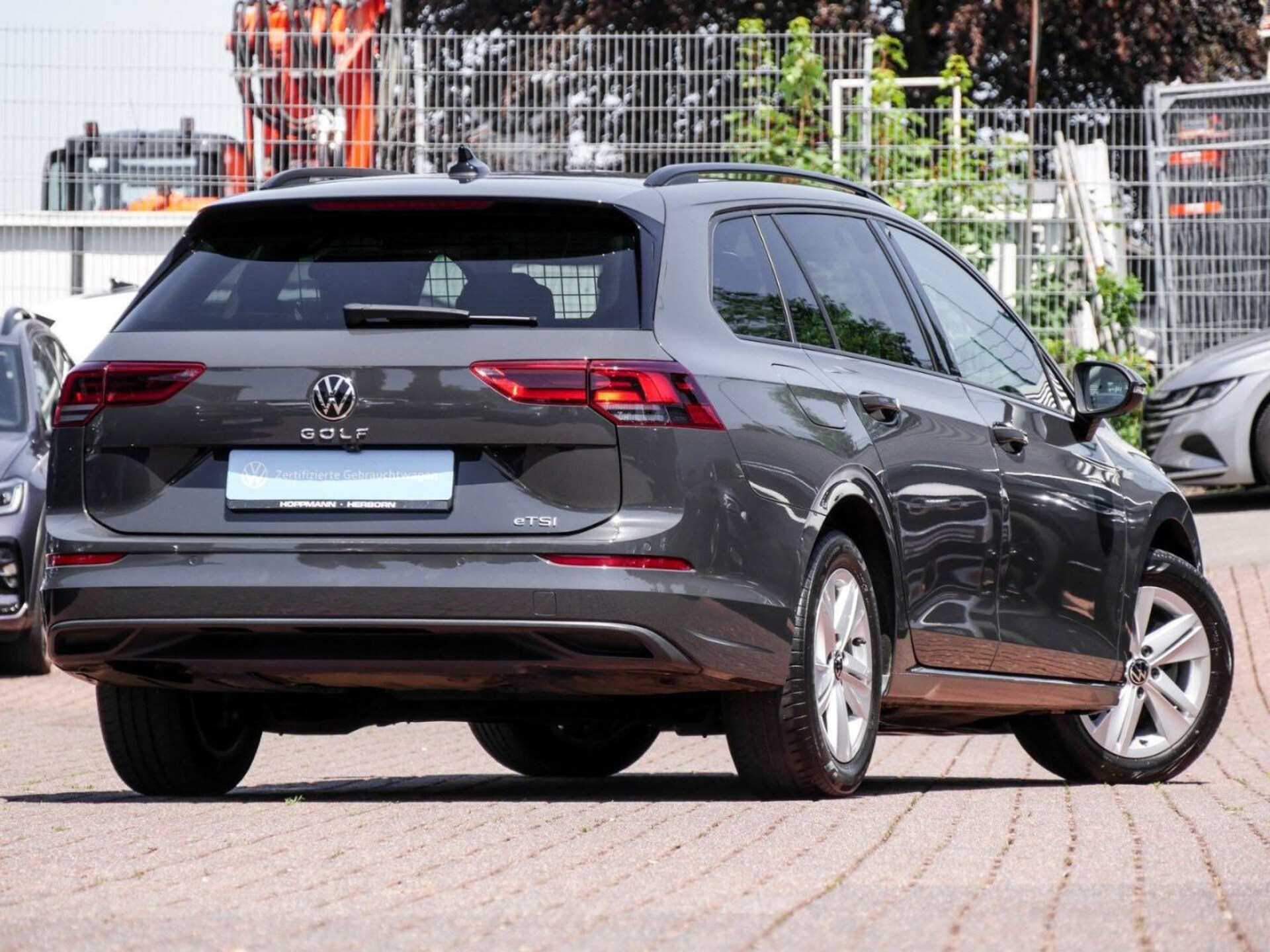 Volkswagen Golf Variant Life