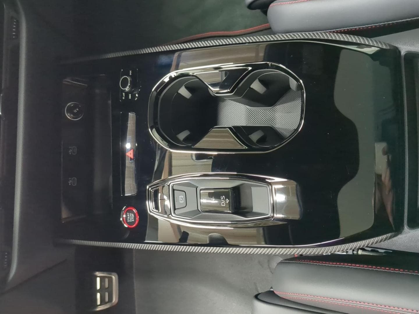 Bild über Audi RS 5 Limousine TFSI quattro 470 kW tiptronic - für weitere Informationen kontaktieren Sie den Audi Partner