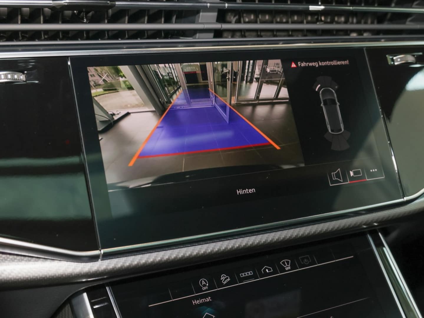 Bild über Audi RS Q8 SUV TFSI quattro 441 kW tiptronic - für weitere Informationen kontaktieren Sie den Audi Partner