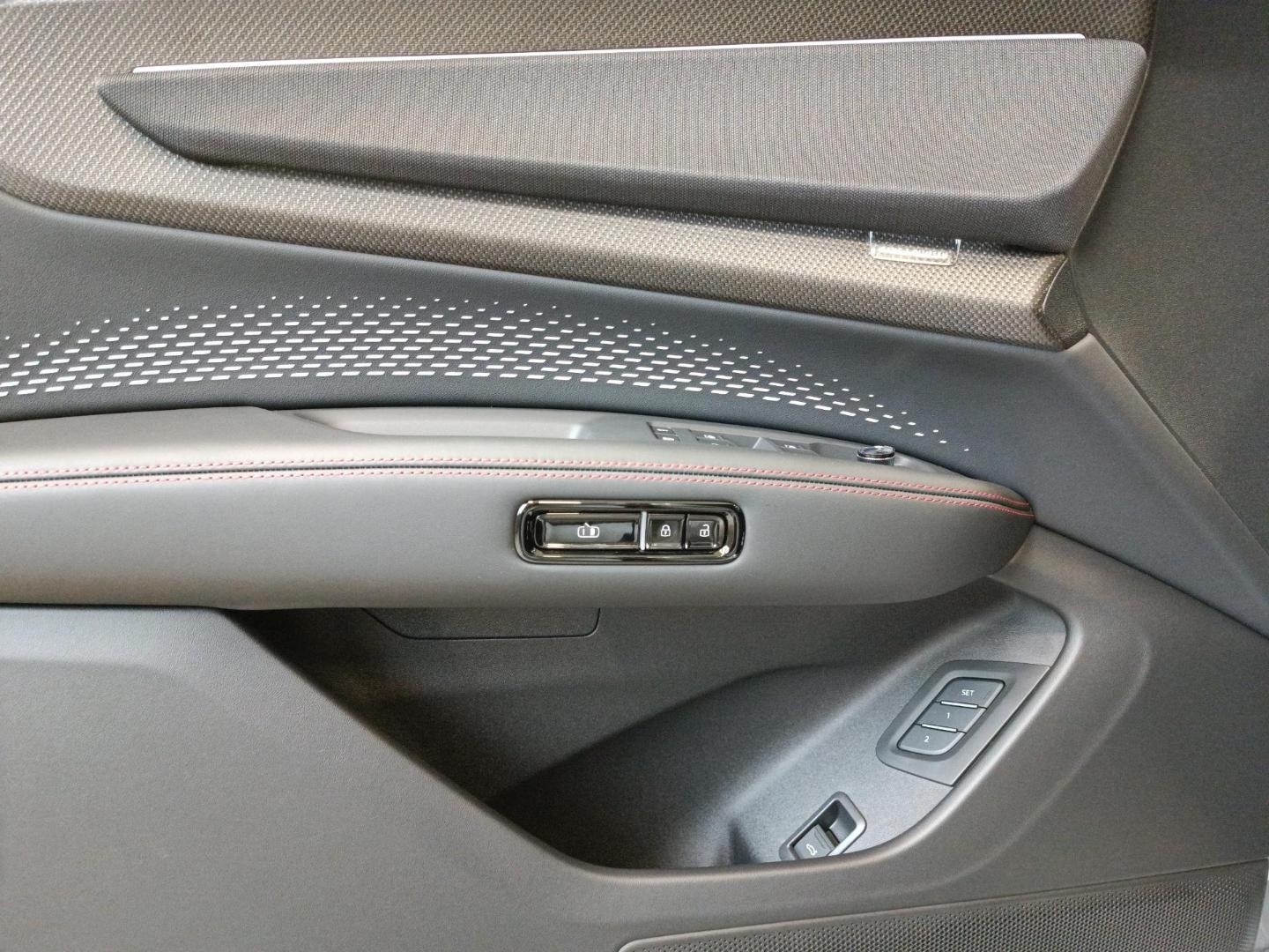 Bild über Audi Q7 SUV TDI quattro 220 kW tiptronic - für weitere Informationen kontaktieren Sie den Audi Partner