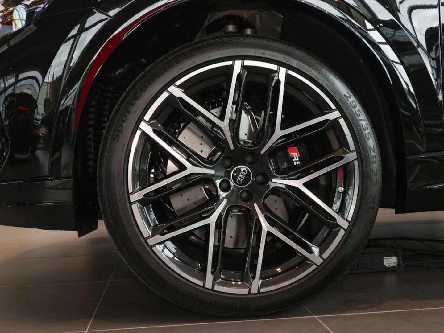 Bild über Audi RS Q8 SUV TFSI quattro 441 kW tiptronic - für weitere Informationen kontaktieren Sie den Audi Partner