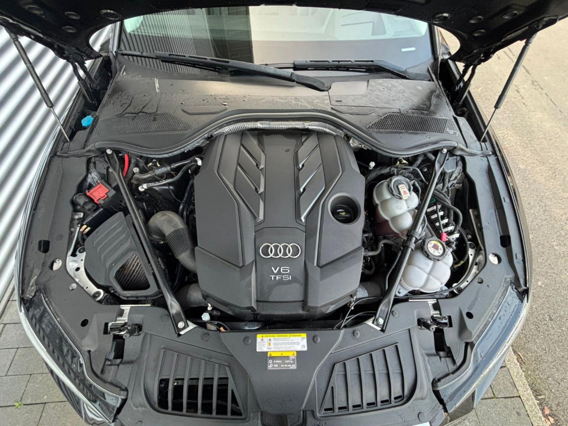 Audi A8 TFSI e