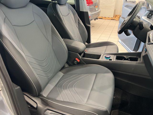 2025 Volkswagen Tiguan SE - Photo 22