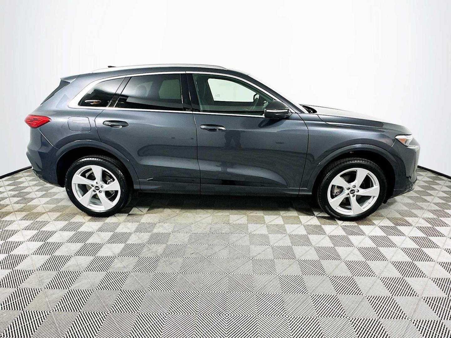 2025 Audi Q5 Premium Plus - Photo 8