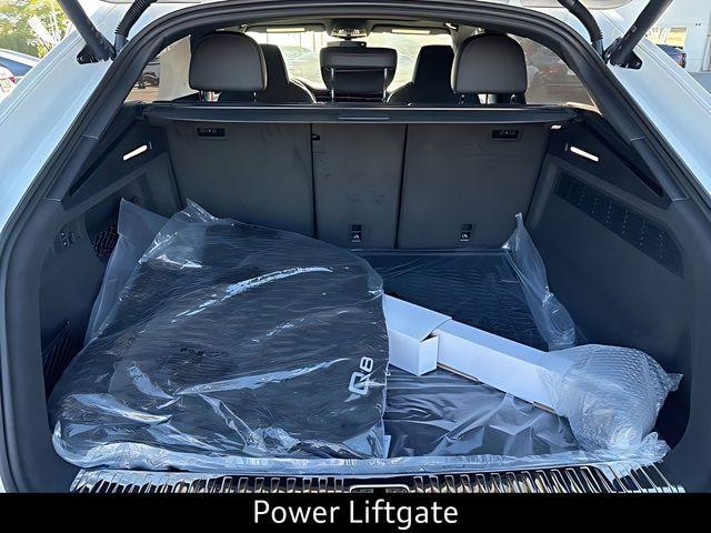2026 Audi Q8 Prestige - Photo 11