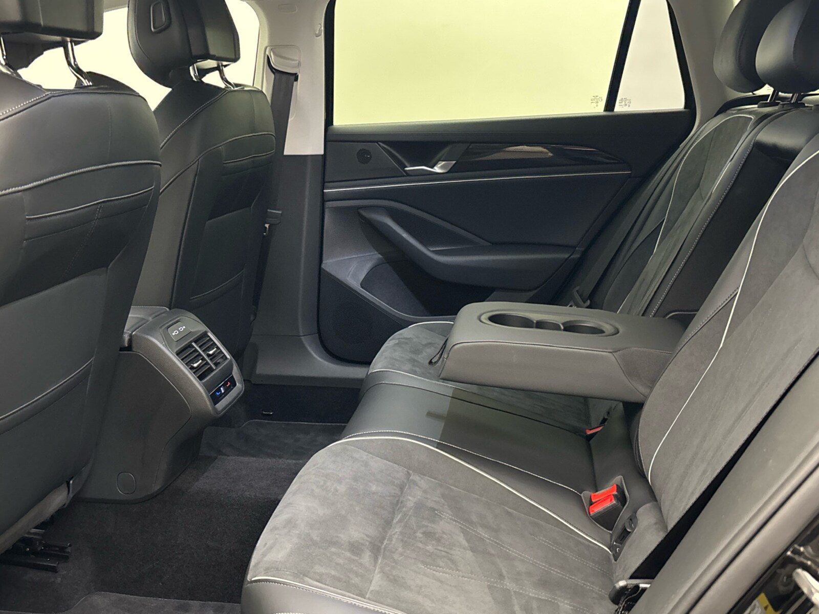 Volkswagen Passat – Bild 11
