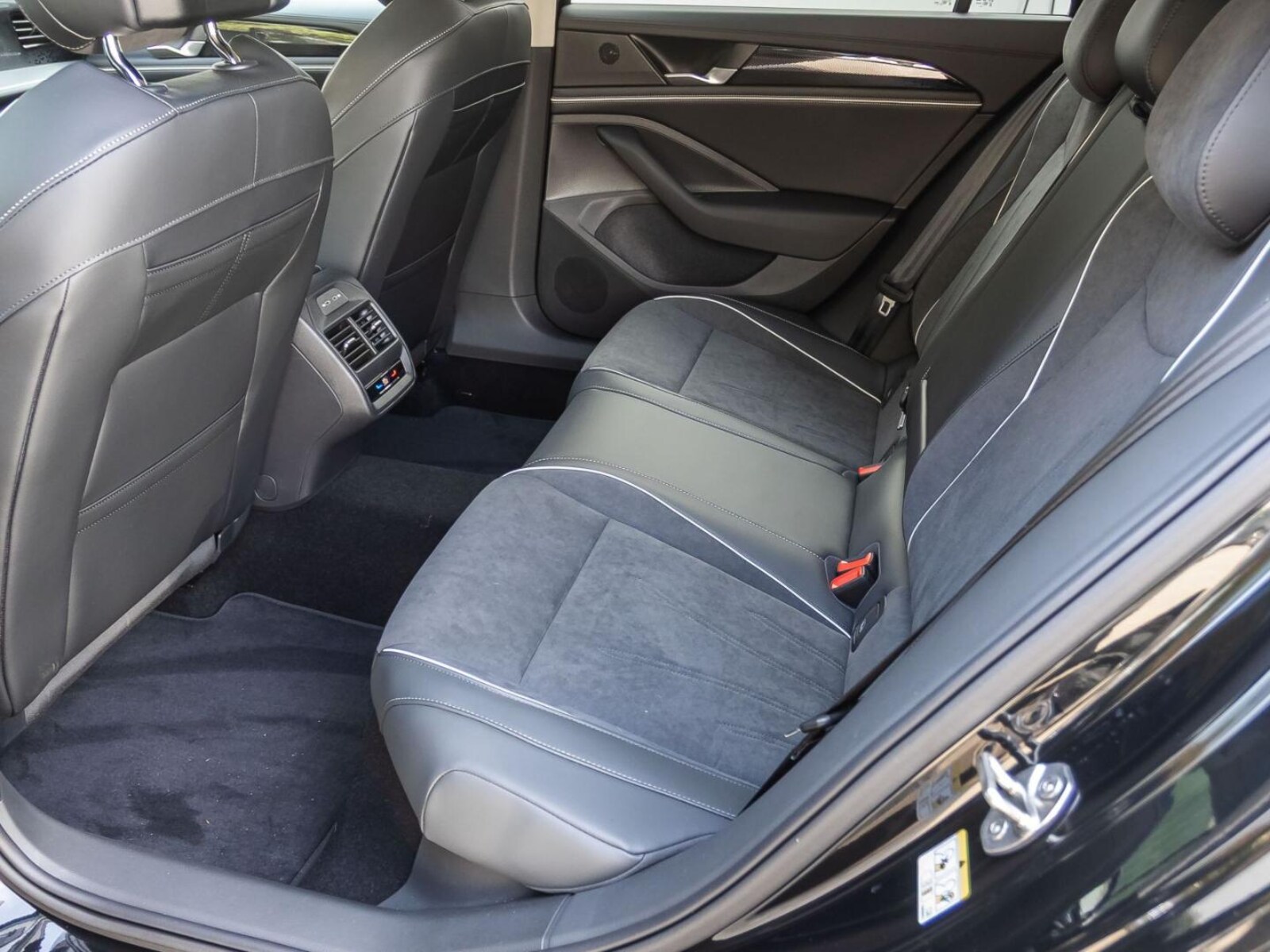Volkswagen Passat – Bild 21