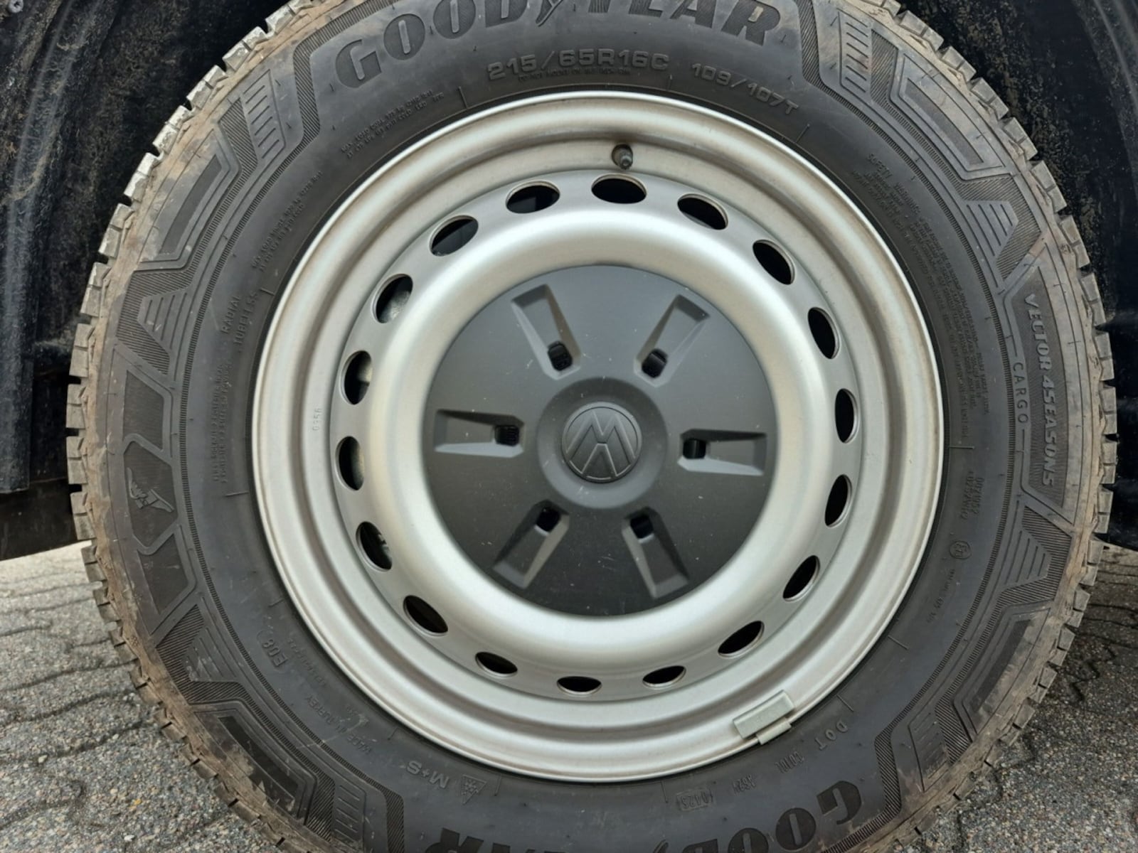 Volkswagen Transporter Kasten langer Radstand – Bild 7