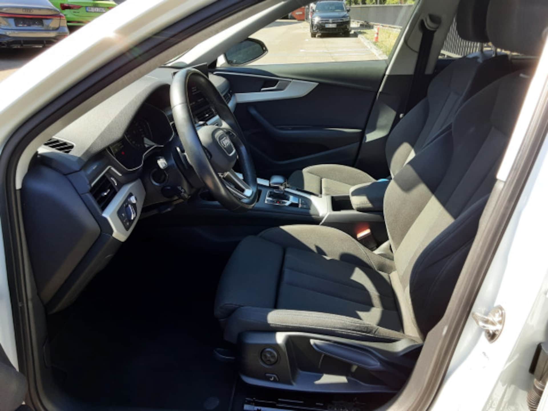 Audi A4 Avant S line