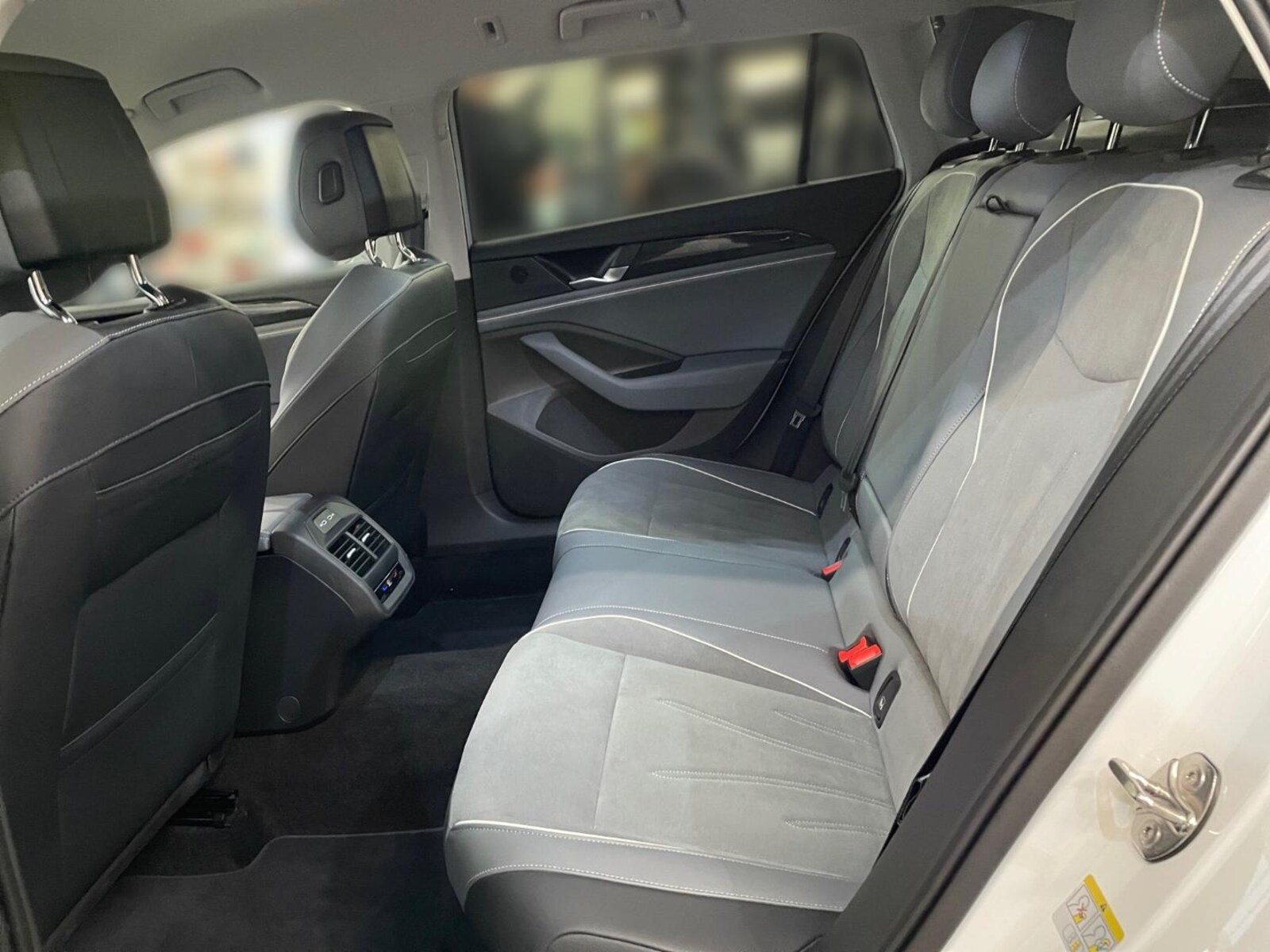 Volkswagen Passat – Bild 13