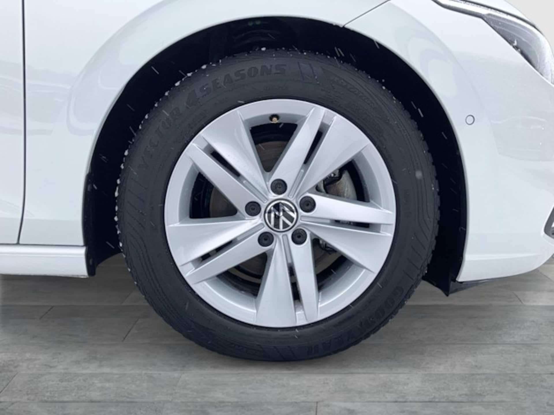 Volkswagen Golf Life