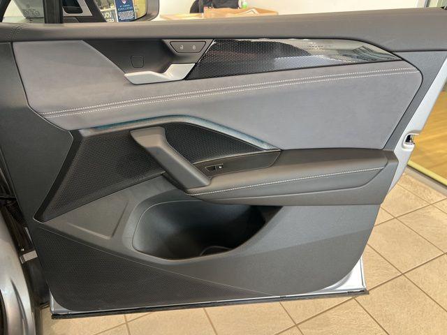 2025 Volkswagen Tiguan SE - Photo 24