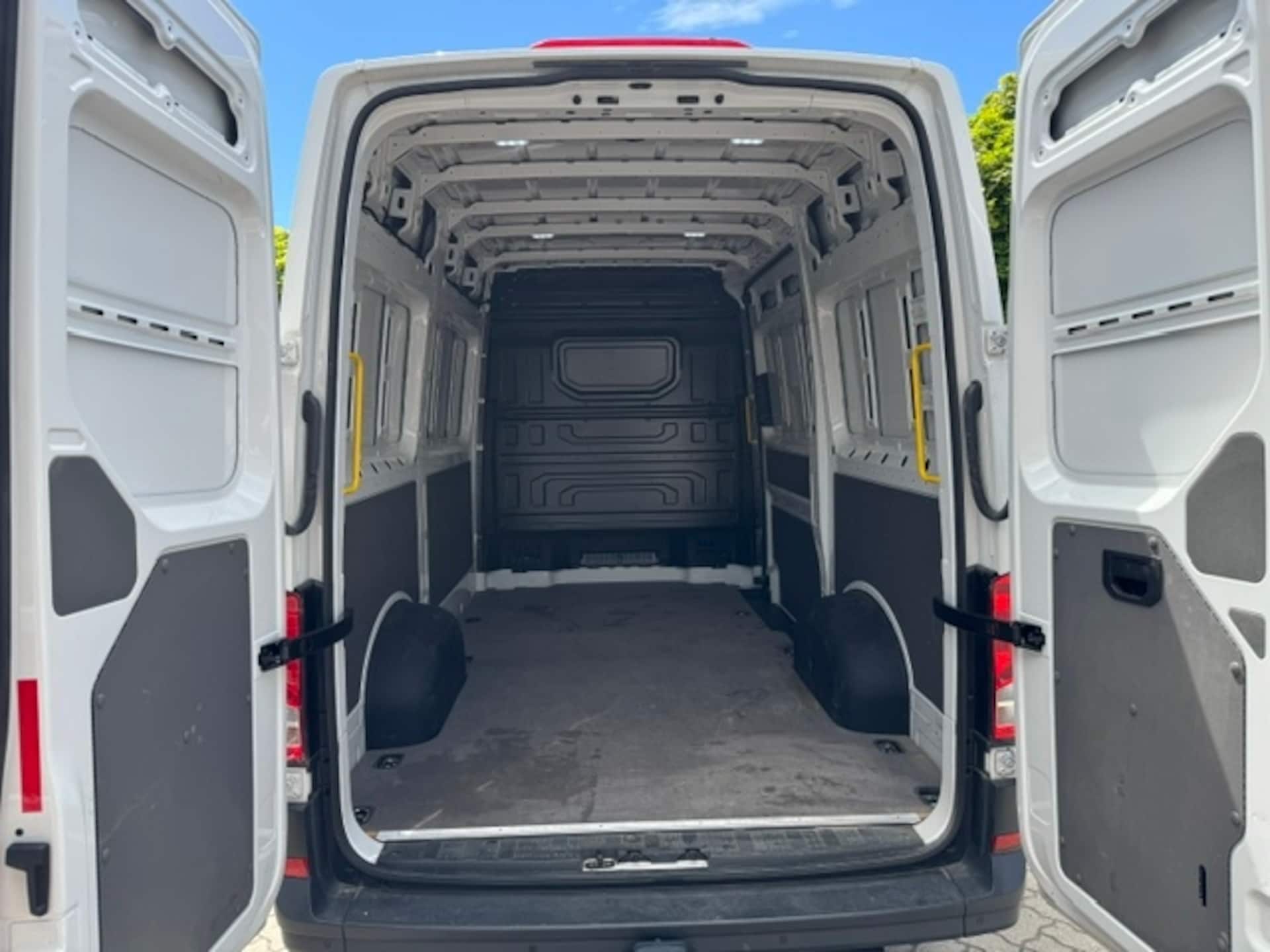Volkswagen Crafter Kasten mittlerer Radstand
