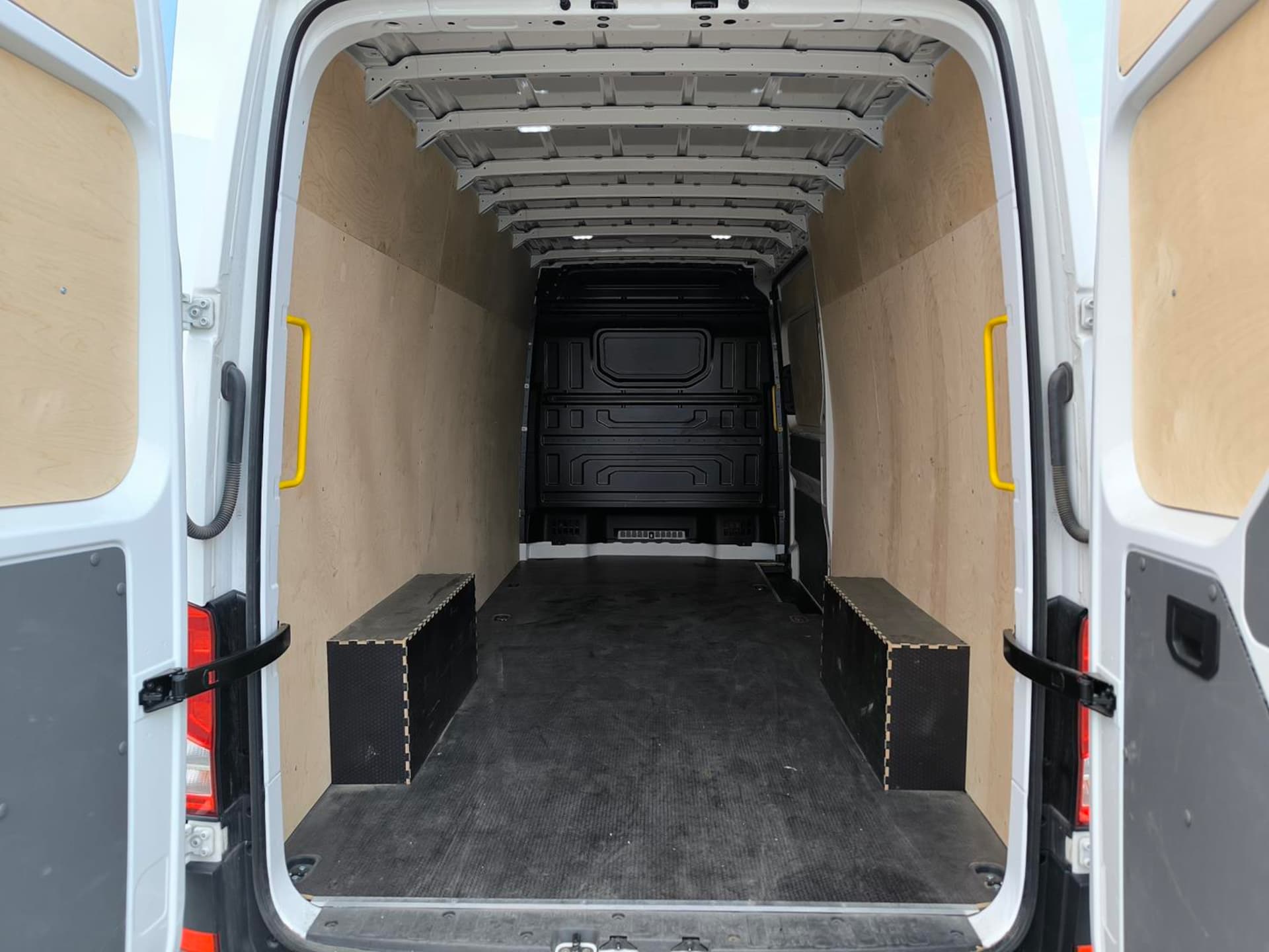 Volkswagen Crafter Furgon długi rozstaw osi