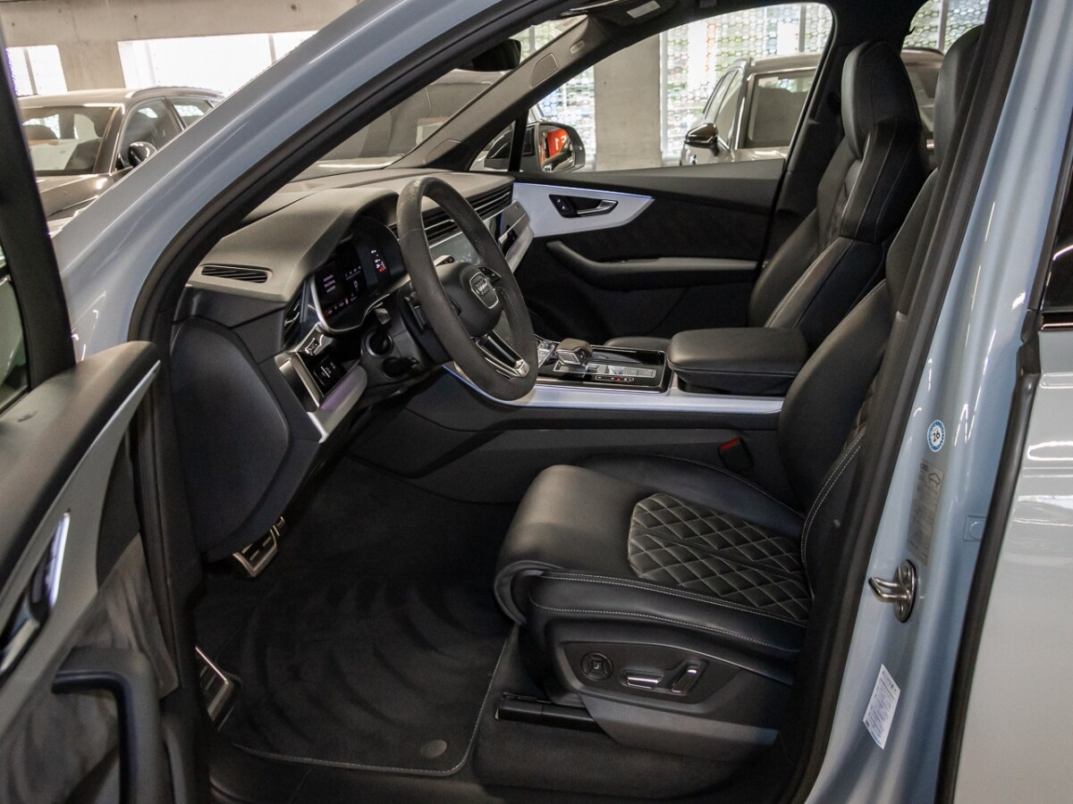 Image about Audi SQ7 TFSI quattro tiptronic