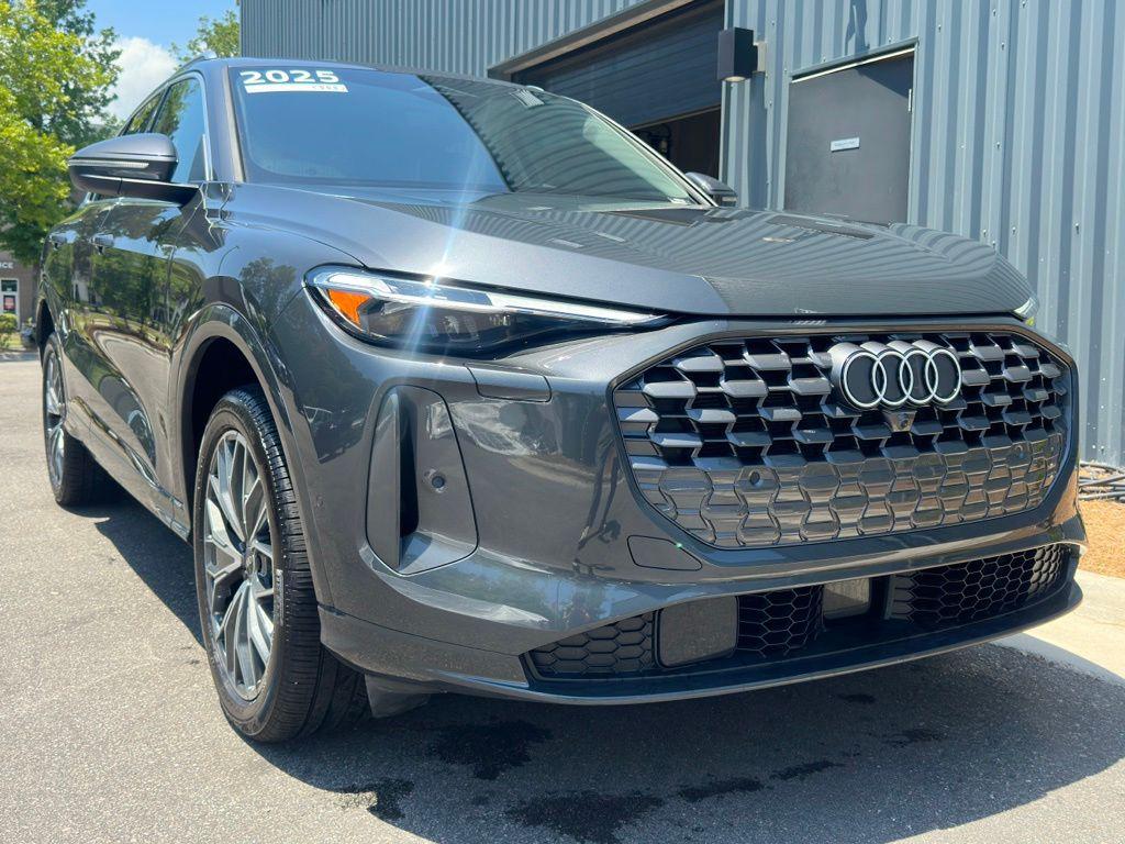 2025 Audi Q5 40 Premium Plus's photo