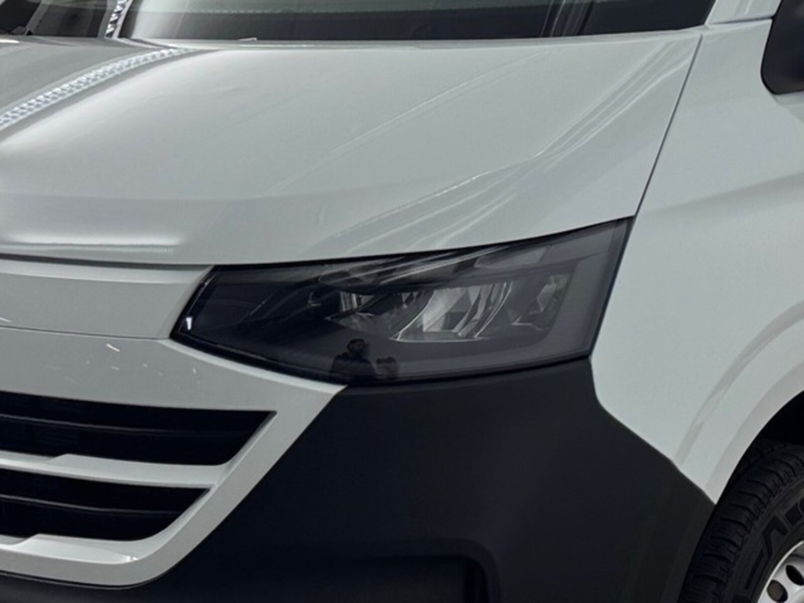 Volkswagen Transporter Kasten kurzer Radstand – Bild 3