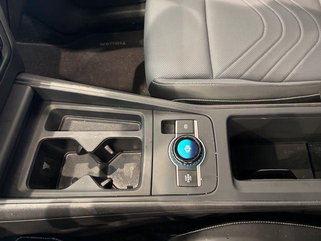 2025 Volkswagen Tiguan SE - Photo 33