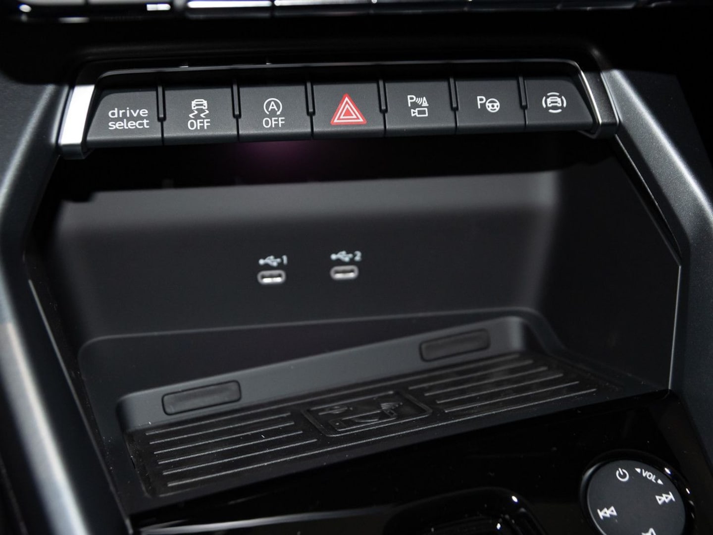 Bild über Audi A3 Sportback S line 40 TFSI quattro S tronic - für weitere Informationen kontaktieren Sie den Audi Partner