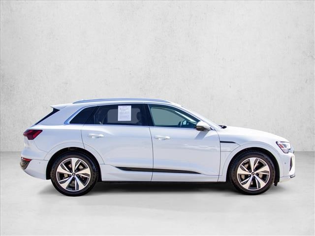 2024 Audi Q8 e-tron