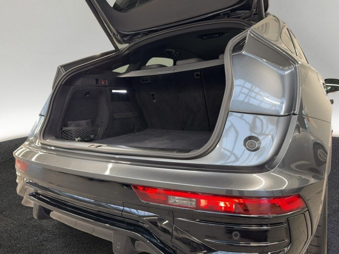 Bild über Audi Q5 Sportback 40 TDI quattro S tronic - für weitere Informationen kontaktieren Sie den Audi Partner