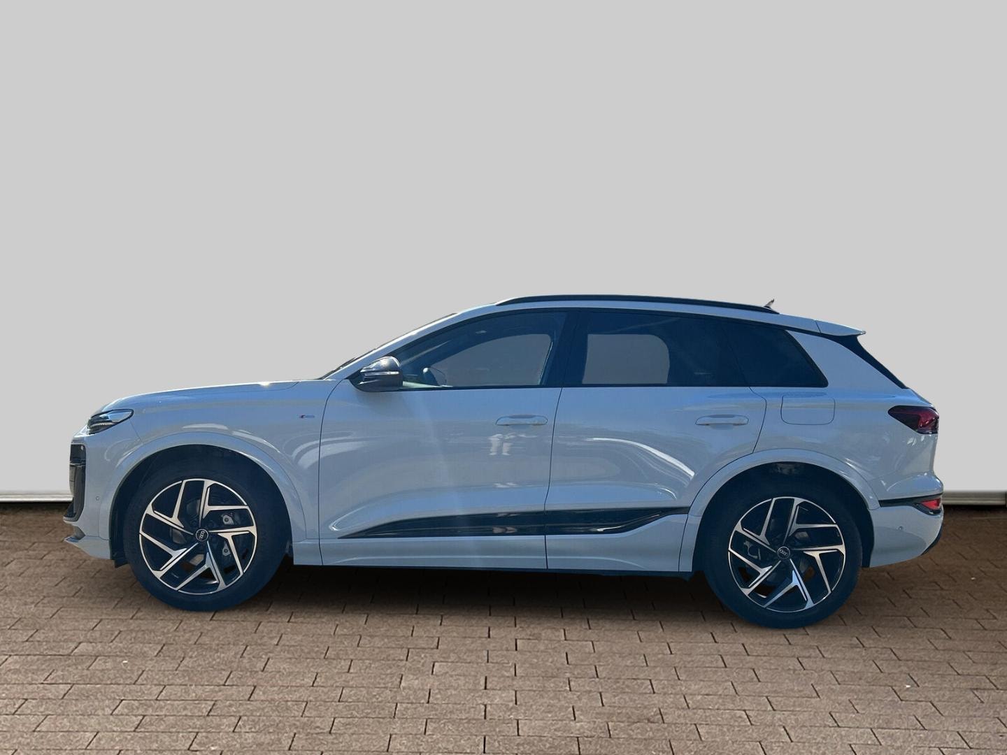 Bild über Audi Q6 SUV e-tron e-tron performance - für weitere Informationen kontaktieren Sie den Audi Partner