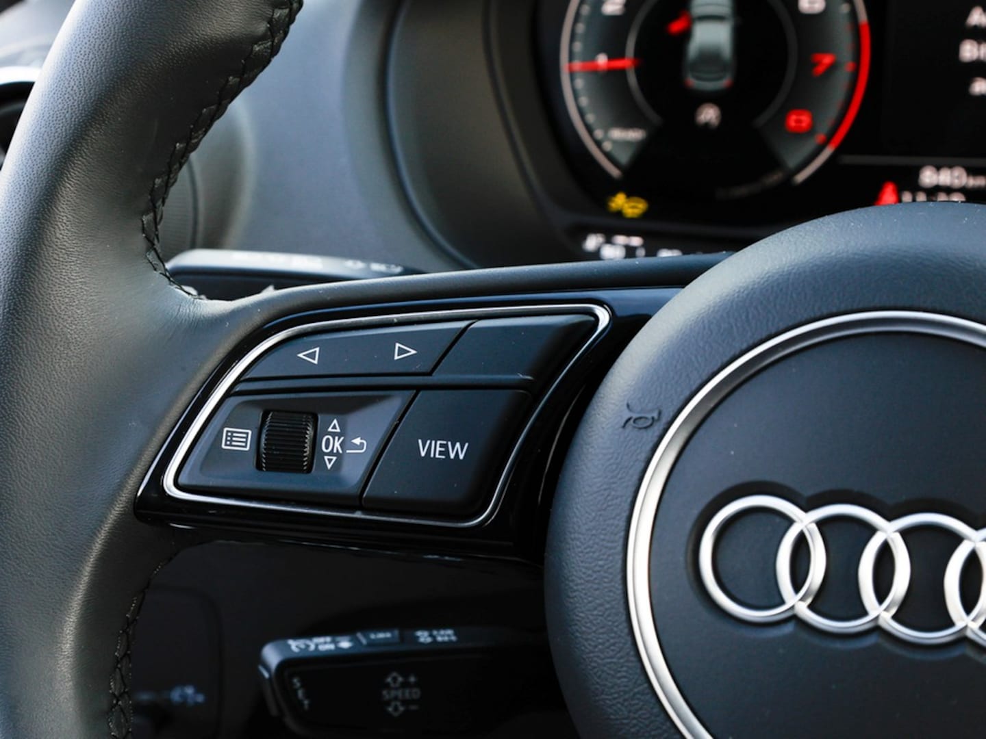 Bild über Audi Q2 S line 30 TFSI Schaltgetriebe - für weitere Informationen kontaktieren Sie den Audi Partner