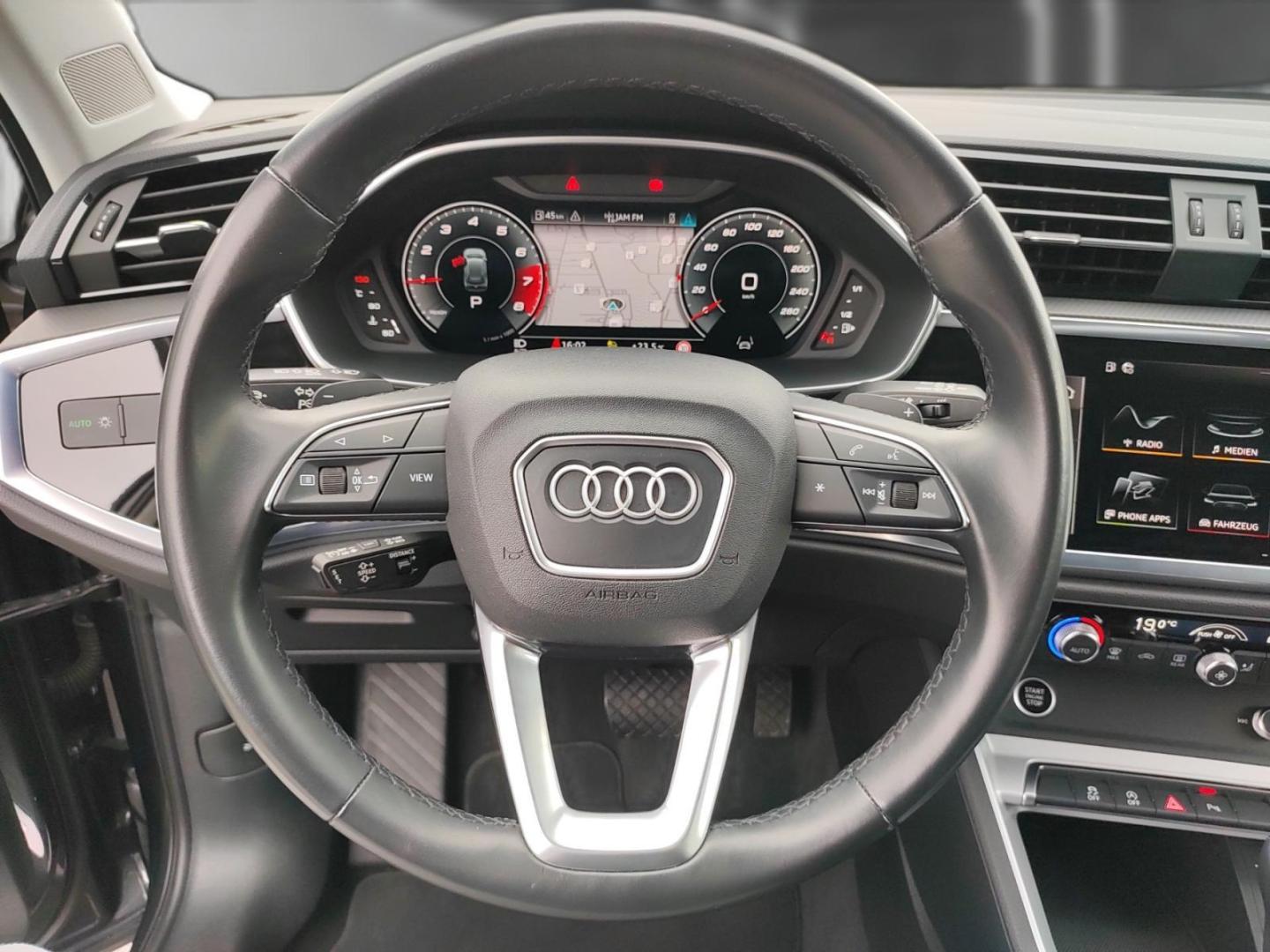 Image about Audi Q3 35 TFSI S tronic