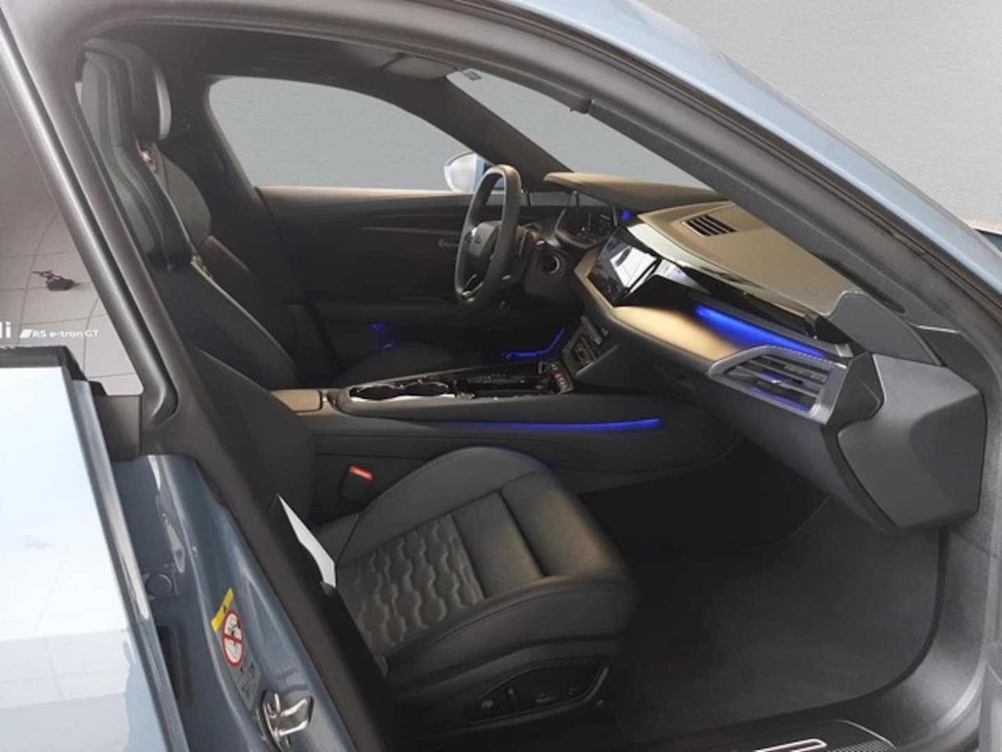 Bild über Audi RS e-tron GT e-tron quattro - für weitere Informationen kontaktieren Sie den Audi Partner
