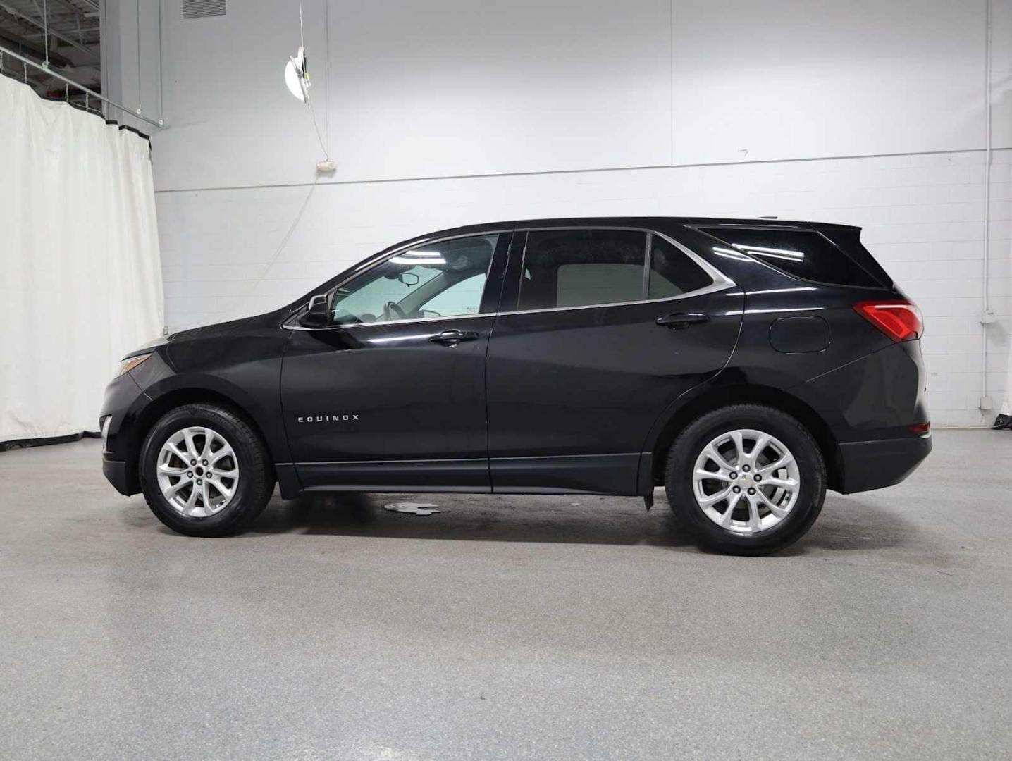 Used 2020 Chevrolet Equinox 2FL with VIN 2GNAXJEV2L6182037 for sale in Novi, MI